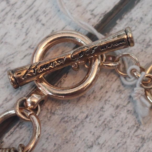 Kenneth Cole Bracelet Gold Colors ✨️ - Picture 5 of 8